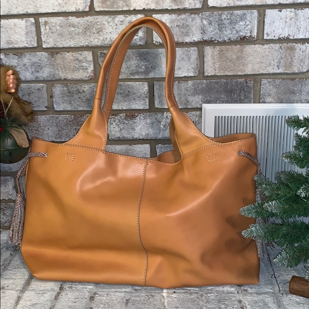 GILI handbag